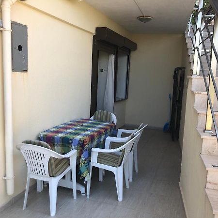 קרבורון Teras Butik Apart מראה חיצוני תמונה