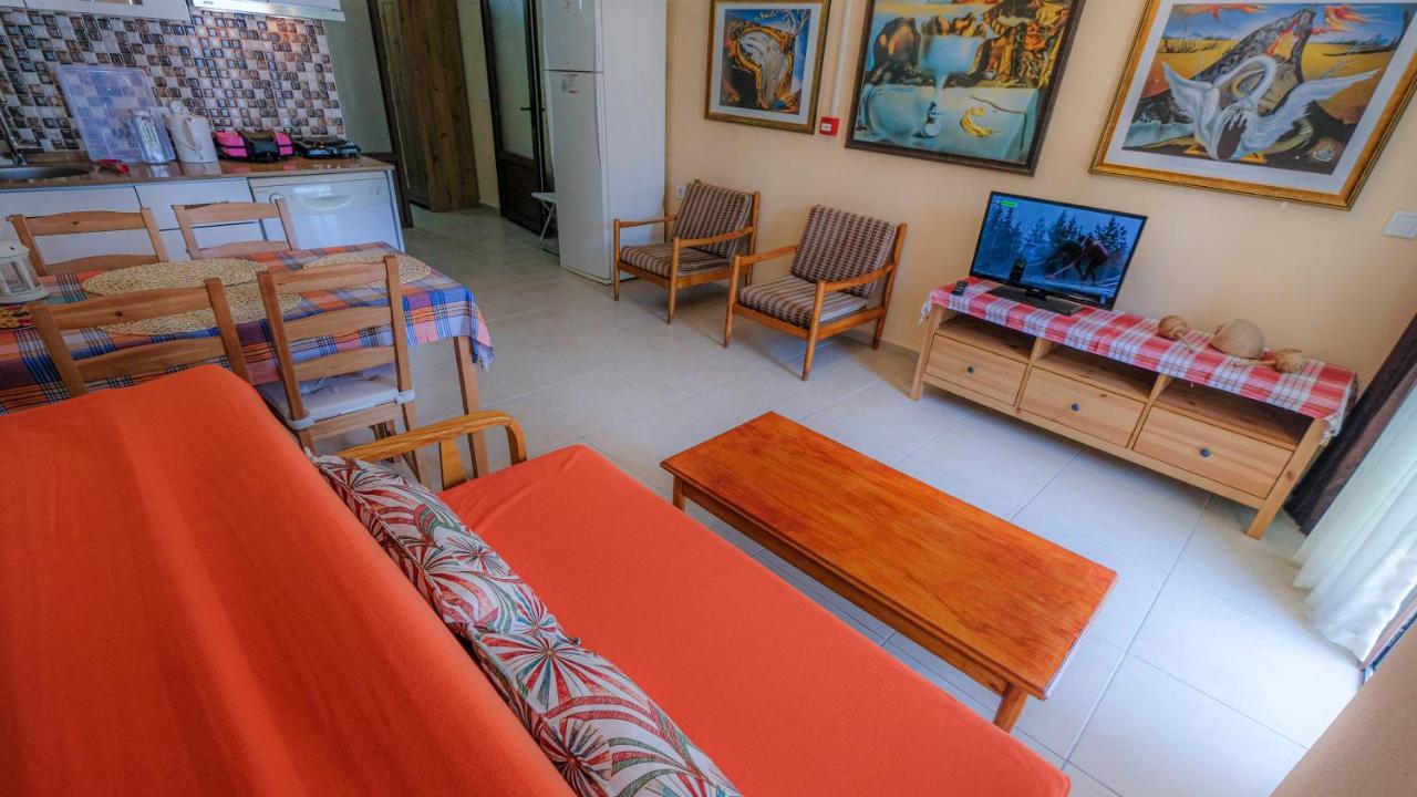 קרבורון Teras Butik Apart מראה חיצוני תמונה