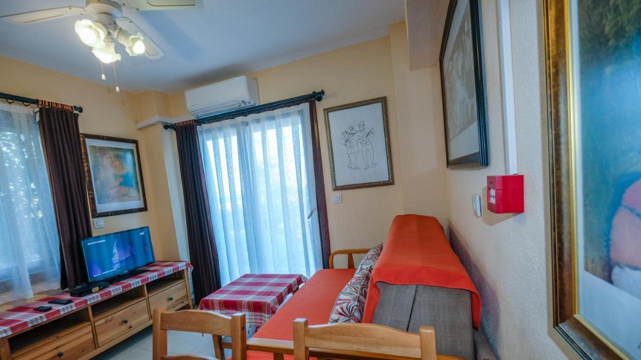 קרבורון Teras Butik Apart מראה חיצוני תמונה