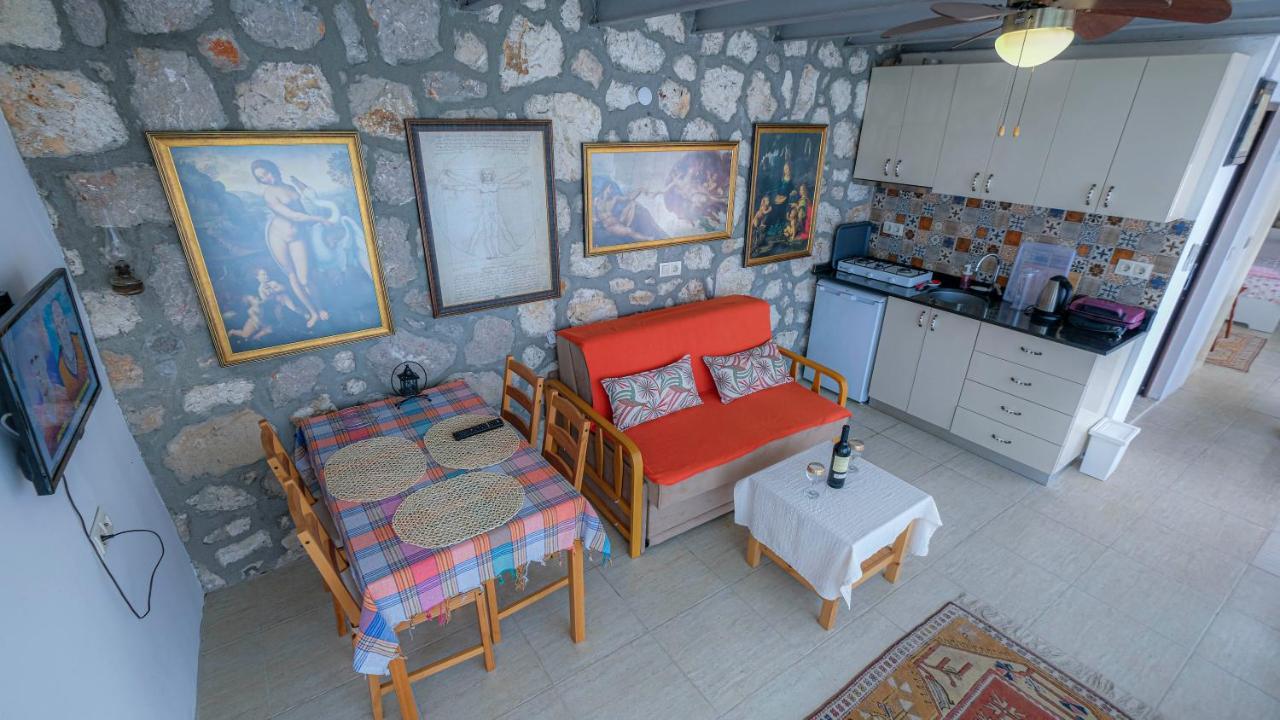 קרבורון Teras Butik Apart מראה חיצוני תמונה