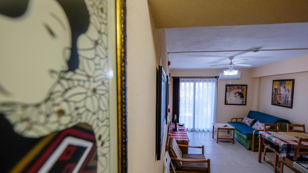 קרבורון Teras Butik Apart מראה חיצוני תמונה